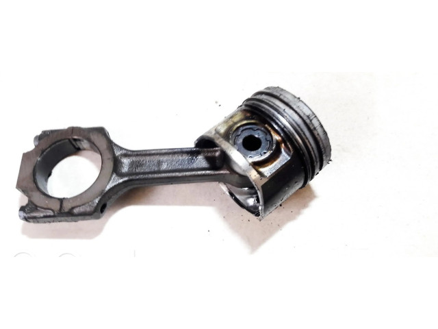 Píst Alfa Romeo 156 pro naftový motor 1.9