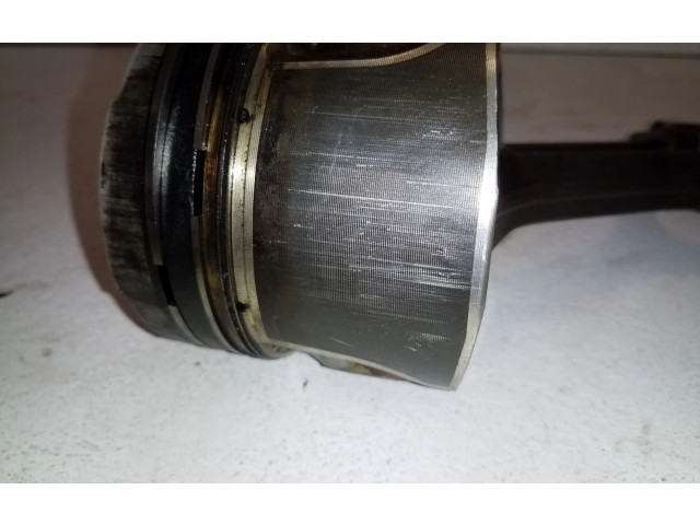 Поршень с шатуном 4n14 M174 Mitsubishi Outlander