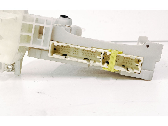 Pojistková skříňka 8273047441, 27150W Toyota Prius+ (ZVW40) 2013