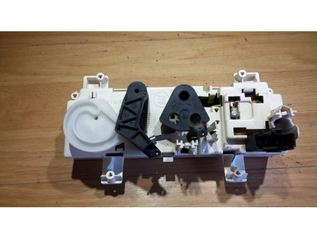 Блок управления климат-контролем 810621263F Citroen Xsara