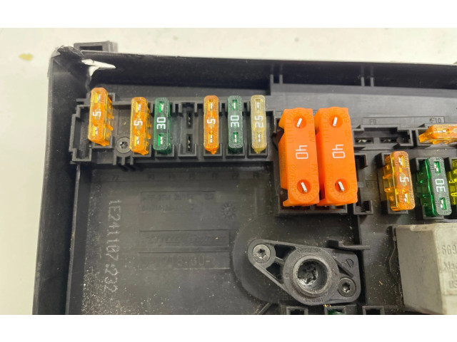 Pojistková skříňka 1K0937808E, 5N0970331C Volkswagen Tiguan 2008