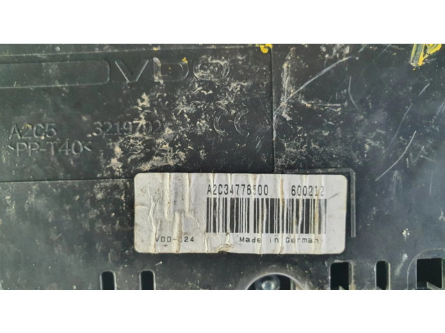 Přístrojová deska  Volkswagen Golf VI 2010 3219792, 600212  