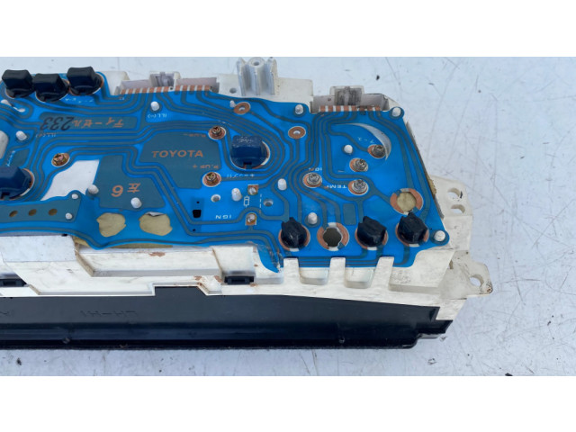 Přístrojová deska  Toyota Carina T170 1990 832002B501, 69160630  