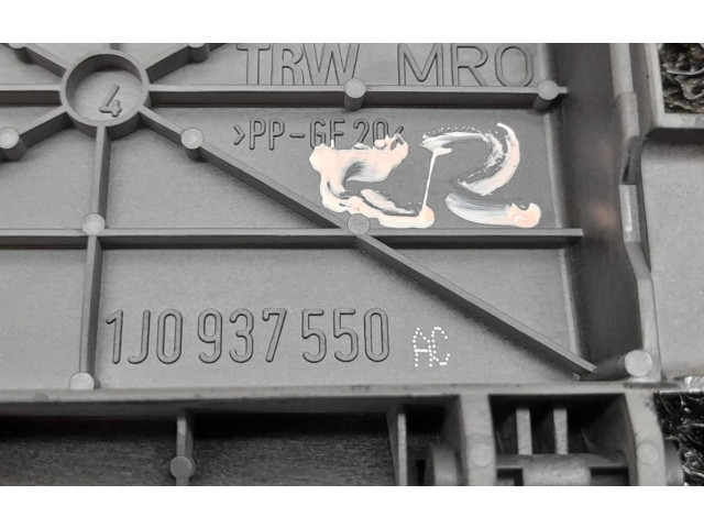 Блок предохранителей 1J0937550AC, 1J0937550AC Audi A3 S3 8L