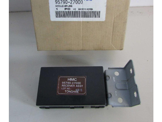 Блок управления 95790-27000   Hyundai Coupe