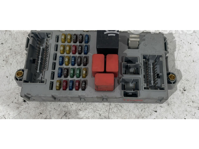 Блок предохранителей 51732919, 51732919   Fiat Idea    