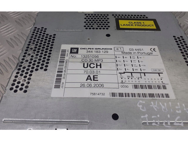 Pojistková skříňka Радио/ проигрыватель / навигация 13251056 Opel Zafira B 2007