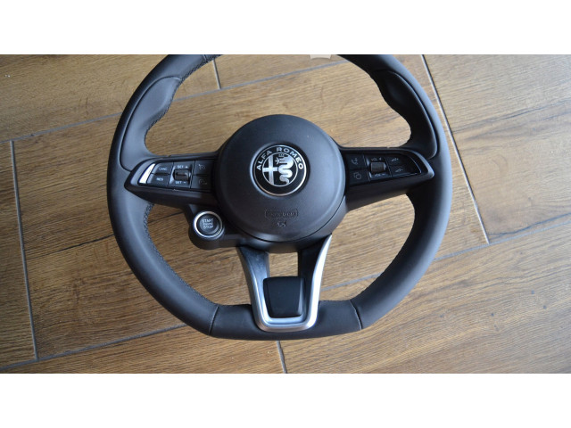 Volant Alfa Romeo Giulia 2019 II00000000935