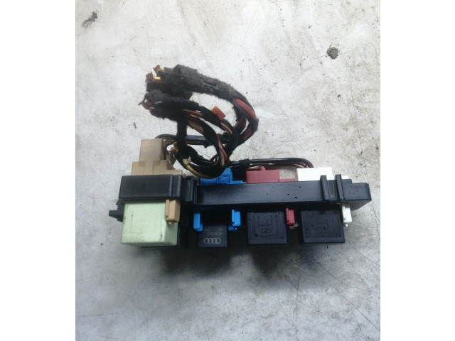 Pojistková skříňka 1K0937125C, 1K0937629A Volkswagen Golf VI 2010