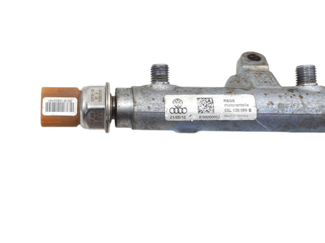 Топливная рампа 03L130089AA, 03L130089AA   Audi A1  