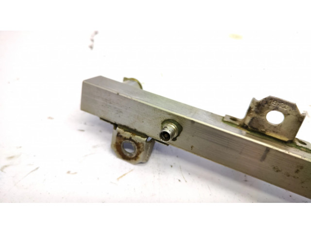 Топливная рампа 191231852 BMW 3 E46 2.0