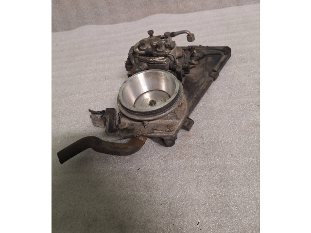 Топливная рампа    Audi 80 90 S2 B4  