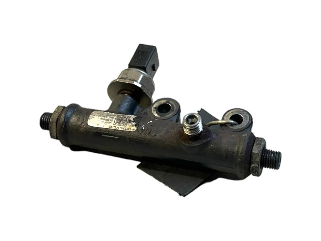 Топливная рампа 4R8Q9C066AA, 5WS40128 Jaguar S-Type 2.7