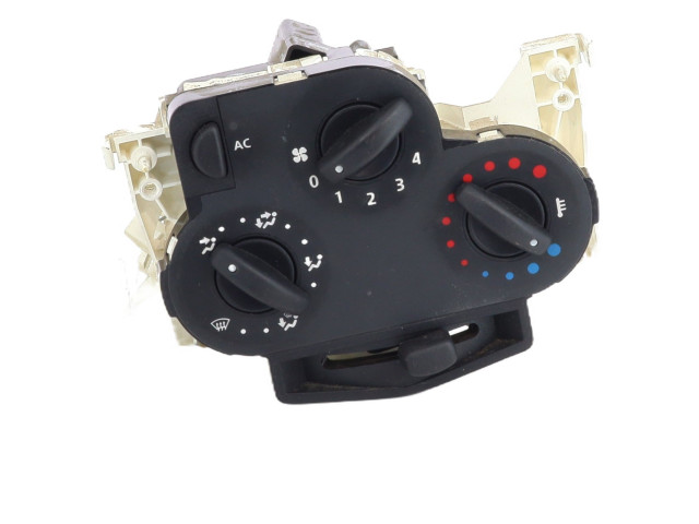 Блок управления климат-контролем    Dacia Logan I