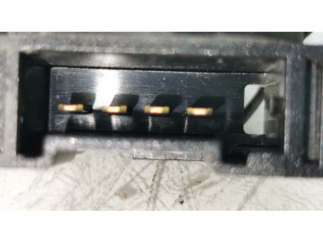 Громкоговоритель (громкоговорители) высокой частоты в передних дверях