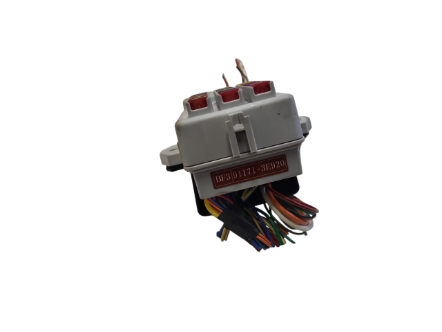 Блок предохранителей 911713E920   KIA Sorento    