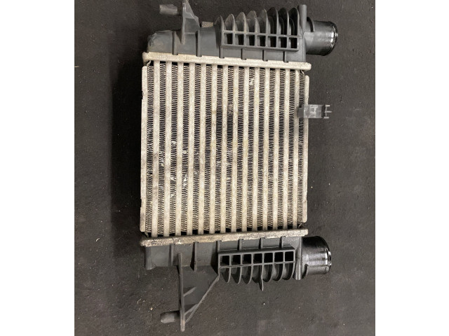 Интеркулер  8200471885, 880590XC   Renault Clio III 