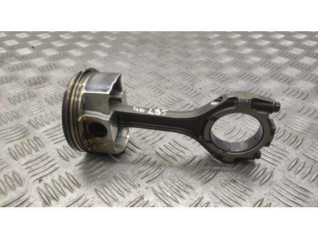 Поршень с шатуном Nissan 370Z для бензинового двигателя 3.7