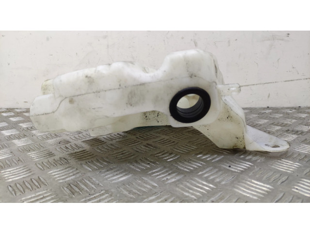 Бачок оконной жидкости    