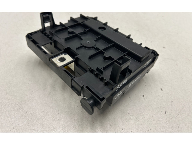 Pojistková skříňka 9667044980 Peugeot 3008 2010