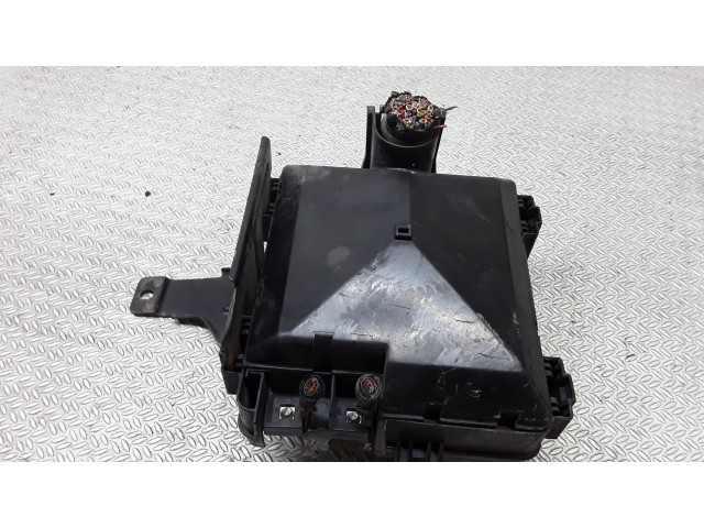 Блок предохранителей    Honda FR-V    