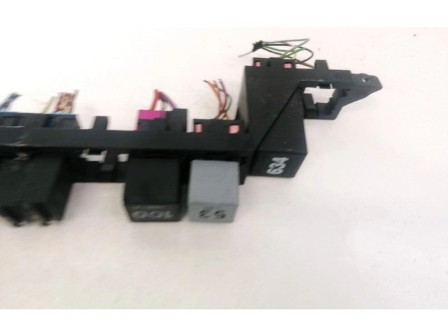 Блок предохранителей 3D1937499E Volkswagen Phaeton