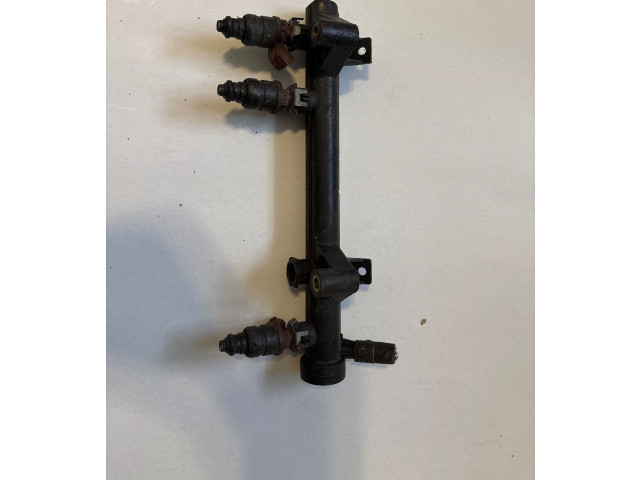 Топливная рампа 047133321J Skoda Fabia Mk1 (6Y)