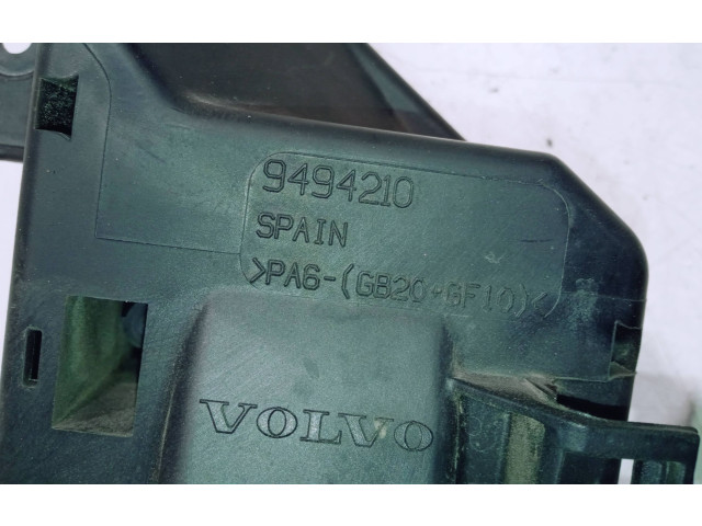 Блок предохранителей  9494210   Volvo V70    