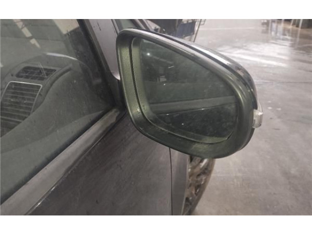 Pojistková skříňka Volkswagen Touran II 2010