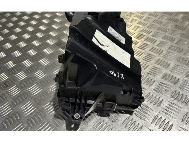 Блок предохранителей  31398000, 31398001   Volvo XC90    