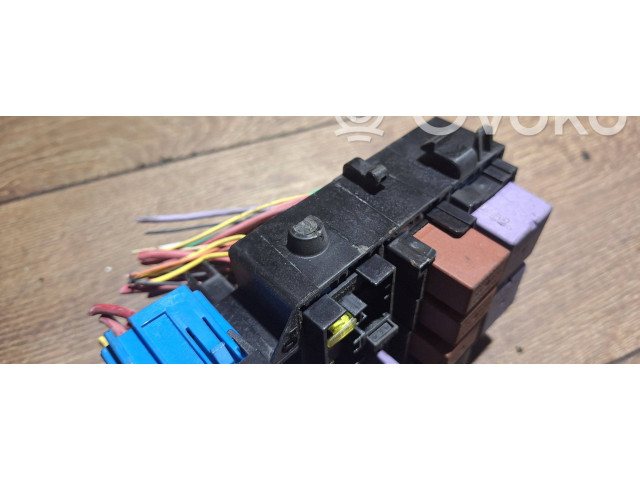 Pojistková skříňka 8200003634 Renault Vel Satis 2004