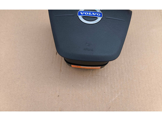 Подушка безопасности водителя P30721915 Volvo V70