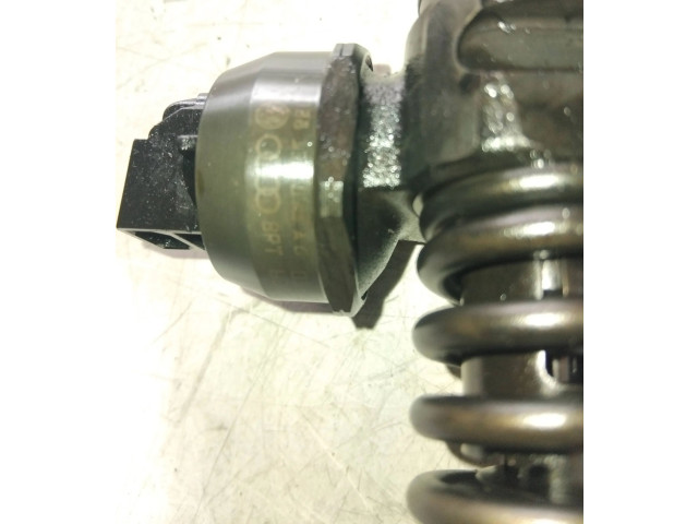 Форсунка 038130073AG    Volkswagen Golf Plus  BMM 