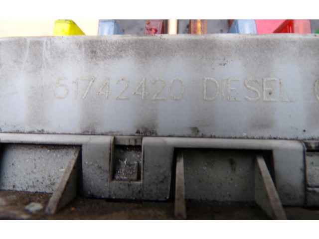 Блок предохранителей 51742420 Alfa Romeo GT