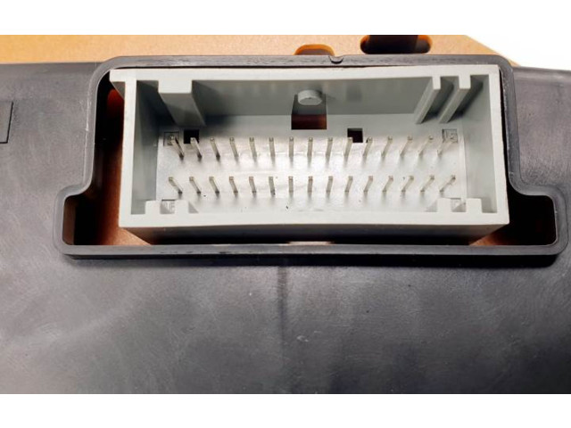 Панель приборов 8200028364   Renault Clio II       