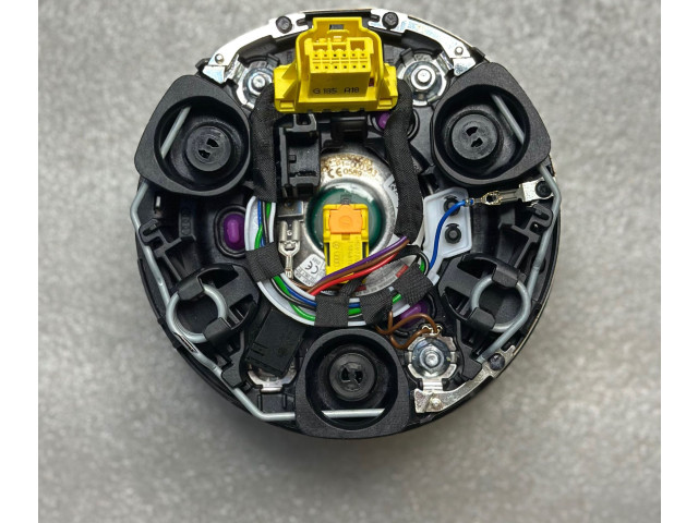 Подушка безопасности водителя 8V0880201   Audi A3 S3 8V