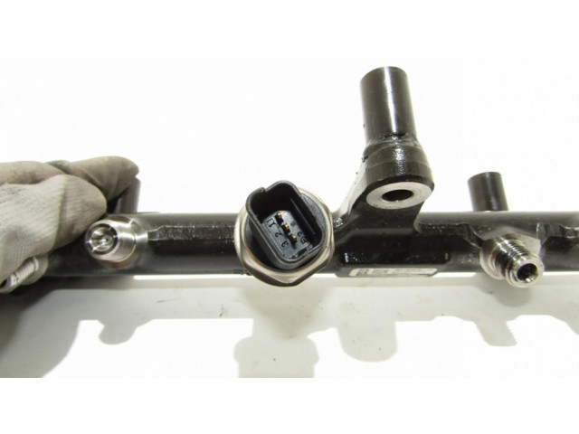 Топливная рампа 968190968003   Ford Kuga I 2.0  для двигателя UFDA