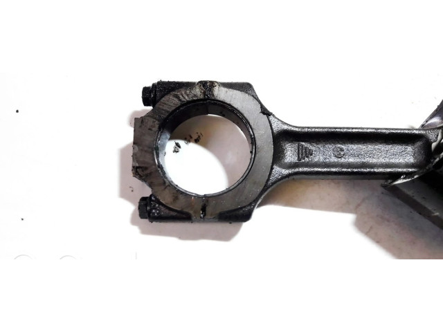 Píst Alfa Romeo 156 pro naftový motor 2.4