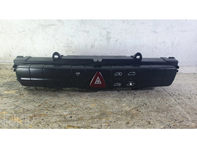 Включатель аварийных фонарей