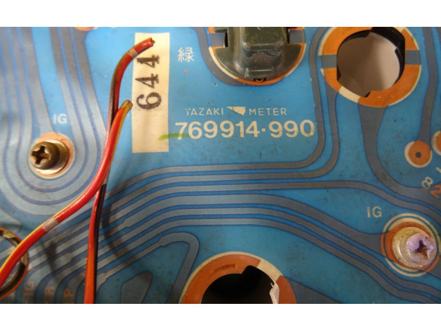 Панель приборов 769216250, 769914990 Mazda 323 F