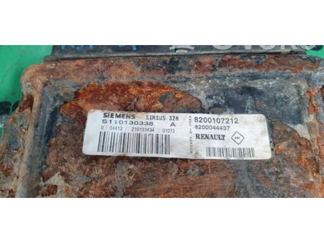 Блок управления двигателем Блок управления 8200107212, S110130338A. Dacia SupeRNova