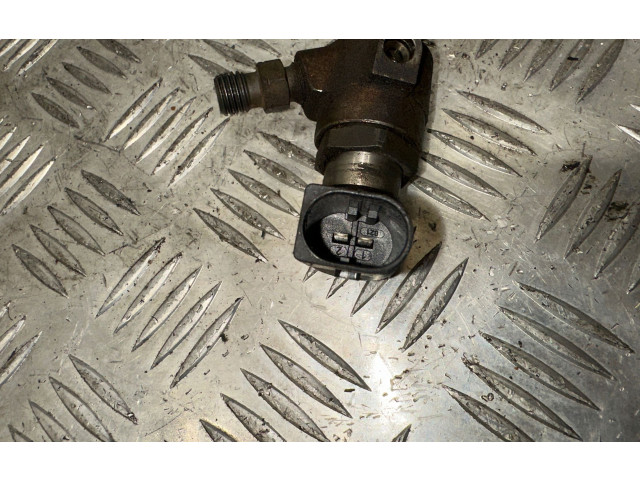 Форсунка 03L130277B, 03L130277S    Skoda Octavia Mk2 (1Z)   