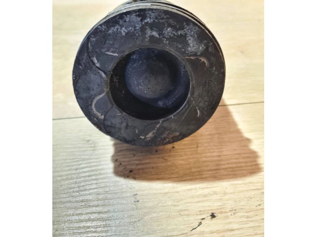 Поршень с шатуном Volvo V70