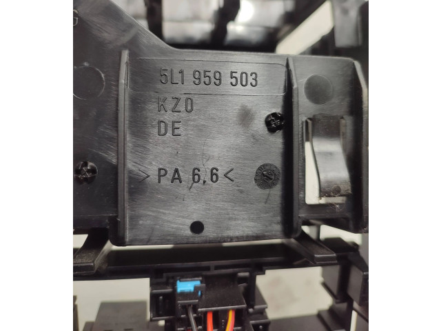 Блок предохранителей  7N0937503   Skoda Yeti (5L)    