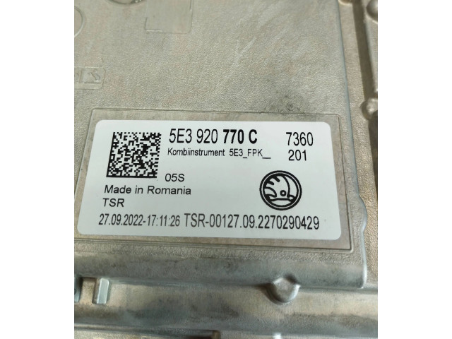 Спидометр (приборный щиток)     5E3920770C    Skoda Octavia Mk4 