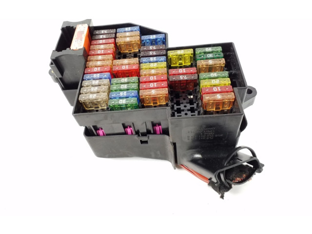 Pojistková skříňka 7L0941828B Porsche Panamera (970) 2012