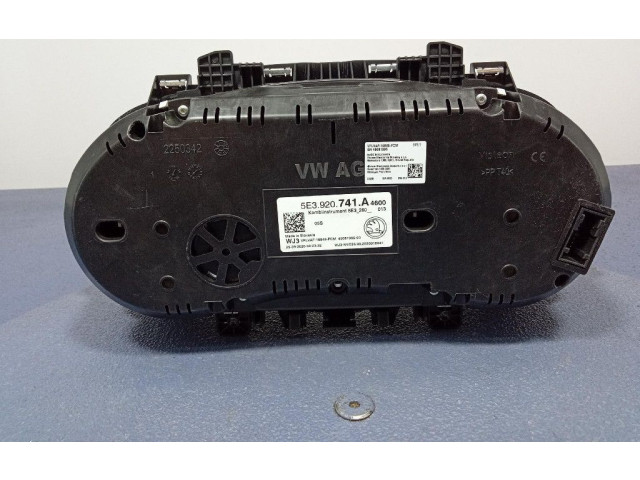 Панель приборов 5E3920741A, 5E3920741A Skoda Octavia 985