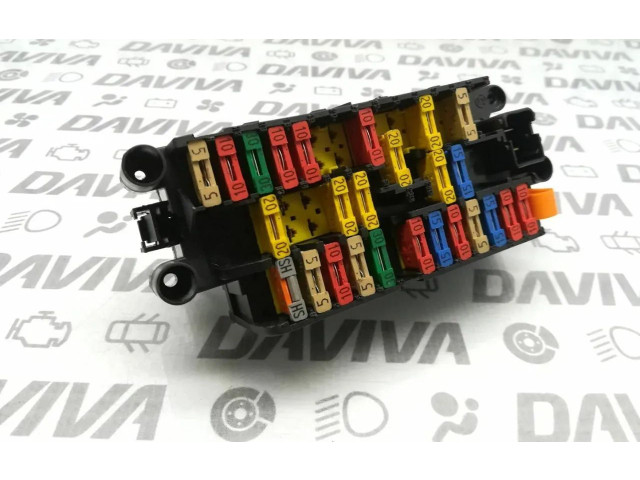 Блок предохранителей  9635518180   Peugeot 406    