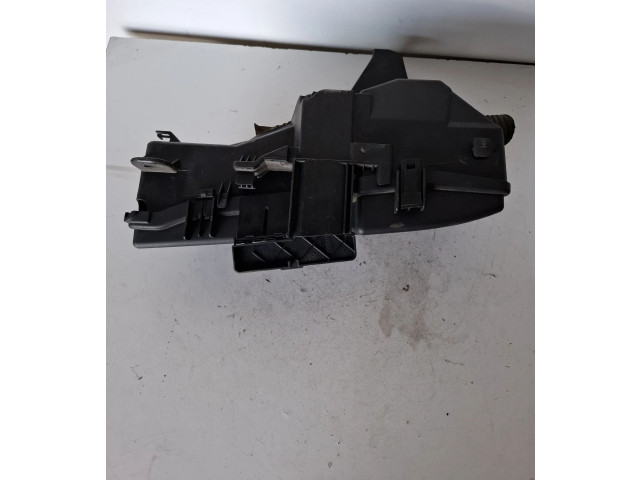 Блок предохранителей  9494210   Volvo V70    