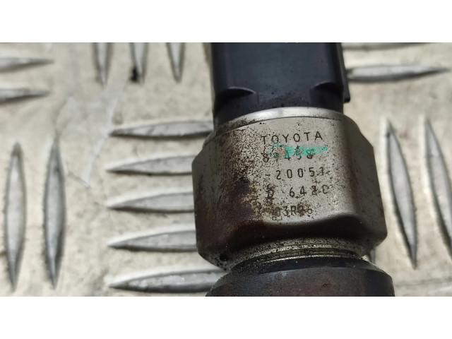 Vstřikovač 8945820051, 221000R050   Toyota RAV 4 (XA40)  pro naftový motor 2.2  